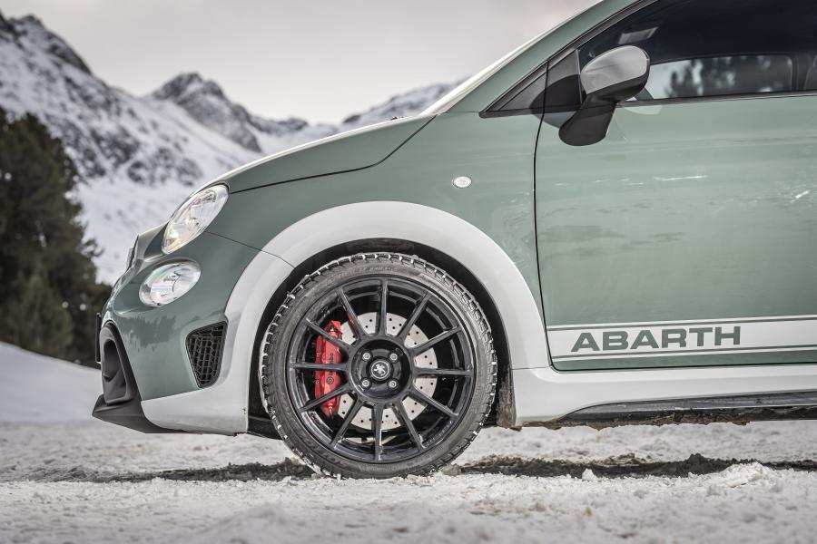 Детали экстерьера Abarth 695 70° Anniversario (312) 2019 года  (WW) (фото 55 из 70)